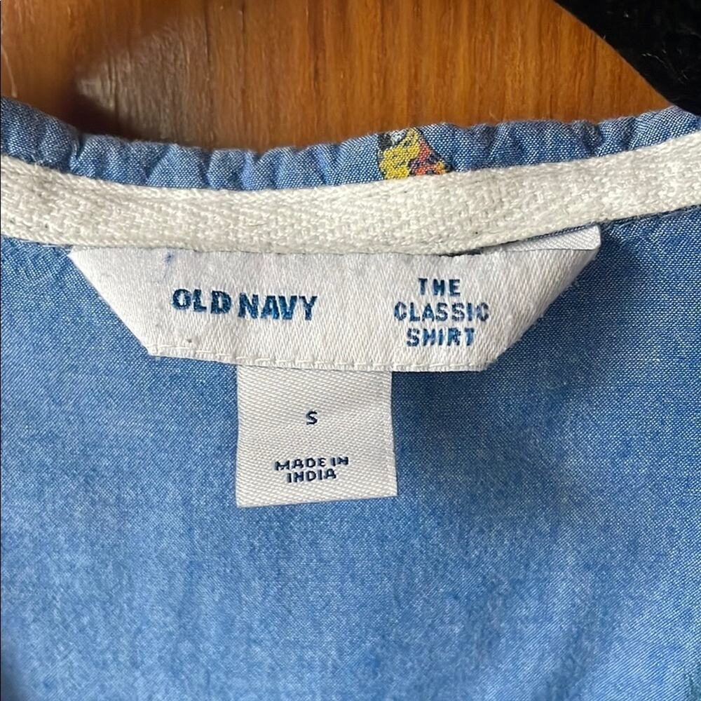 Old Navy “The Classic Shirt” Button-Up Shirt Chambray with Printed Parrots - Picture 2 of 5